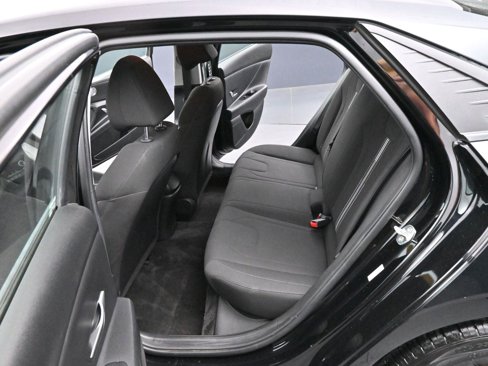 Used 2021 Hyundai Elantra SEL image 24