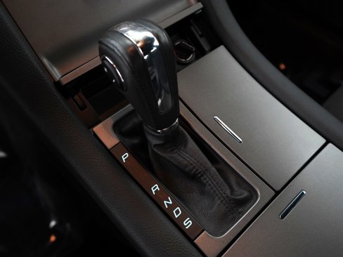 Used 2015 Ford Taurus SEL image 24