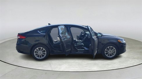 Used 2019 Ford Fusion SE image 14