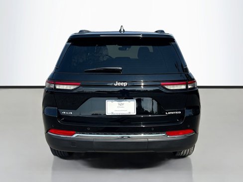 Used 2024 Jeep Grand Cherokee Limited image 6