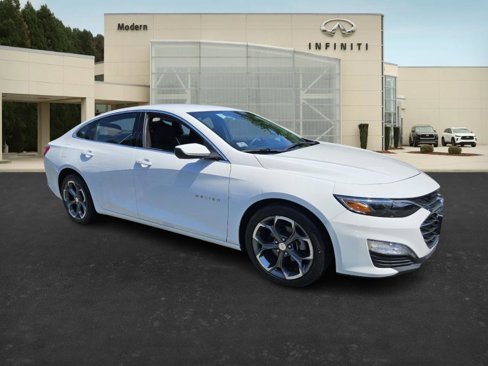 Used 2023 Chevrolet Malibu LT image 2