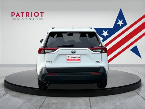 Certified 2022 Toyota RAV4 XLE image 4