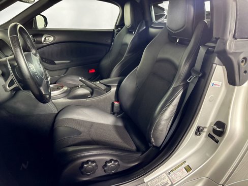 Used 2011 Nissan 370Z Touring w/ Sport Pkg image 11