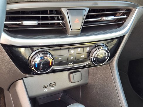 Used 2024 Buick Encore GX Sport Touring image 16
