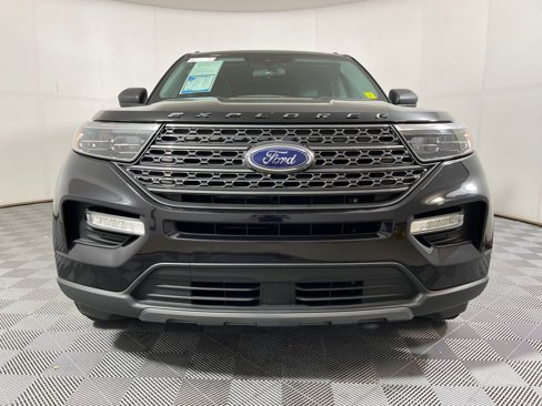 Used 2021 Ford Explorer XLT w/ Equipment Group 202A image 5