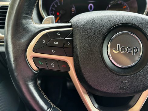 Used 2017 Jeep Grand Cherokee Limited image 25
