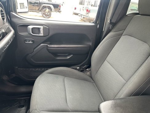 Used 2020 Jeep Wrangler Sport image 17