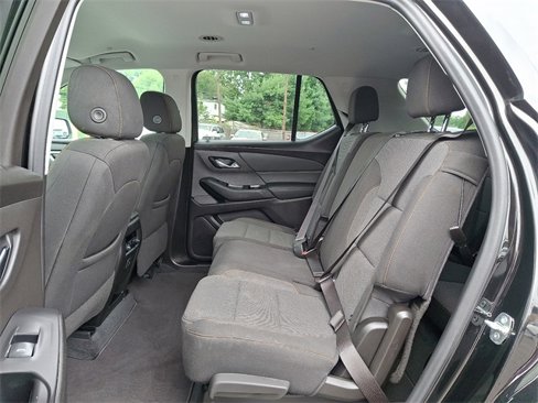 Used 2021 Chevrolet Traverse LS image 10