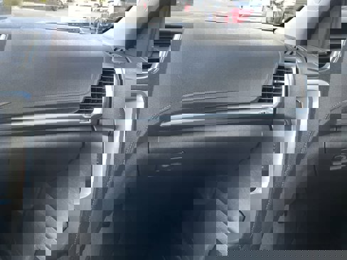 Used 2014 GMC Acadia SLE image 16