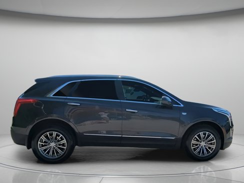Used 2017 Cadillac XT5 Luxury w/ Driver Awareness Package image 31