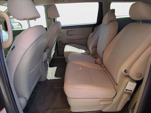 Used 2017 Kia Sedona LX image 17