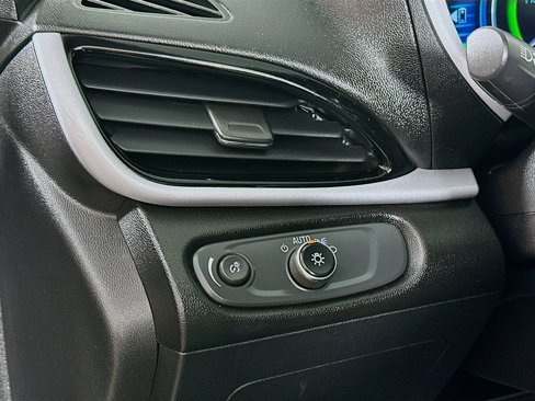 Used 2017 Chevrolet Volt LT image 10