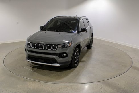 Used 2024 Jeep Compass Limited image 1