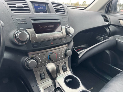 Used 2011 Toyota Highlander SE image 13
