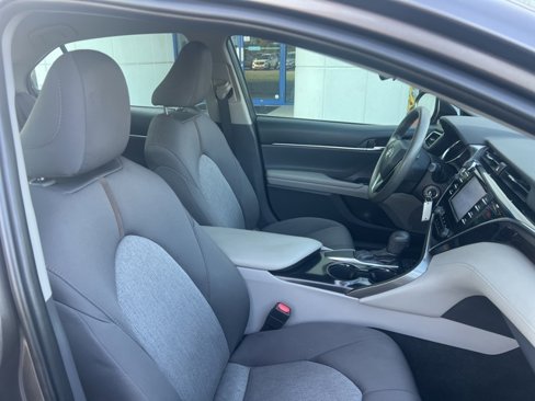 Used 2018 Toyota Camry LE image 33