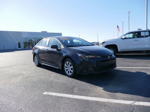 Used 2025 Toyota Corolla LE image 10