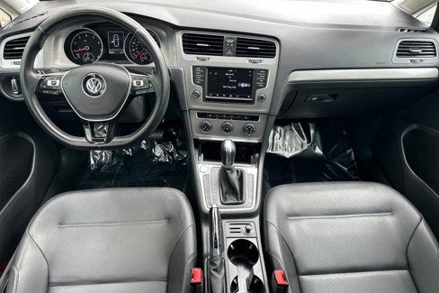 Used 2016 Volkswagen Golf Limited Edition image 13