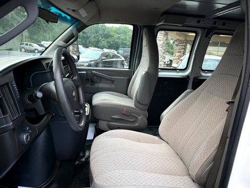 Used 2016 Chevrolet Express 2500 Extended image 10