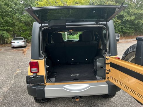 Used 2013 Jeep Wrangler Unlimited Sahara w/ Connectivity Group image 21