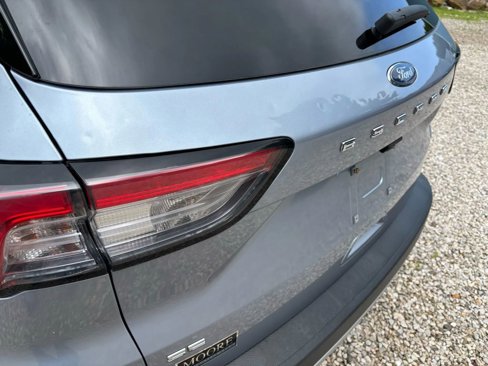 Used 2022 Ford Escape SE image 25