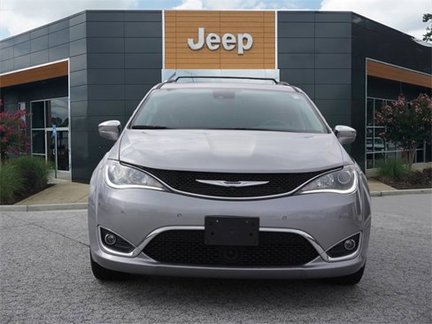 Used 2020 Chrysler Pacifica Limited w/ Tire & Wheel Group image 35