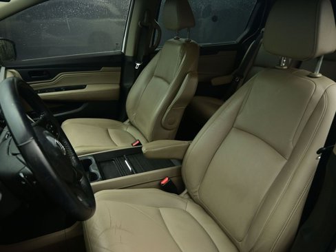 Used 2018 Honda Odyssey Touring image 4
