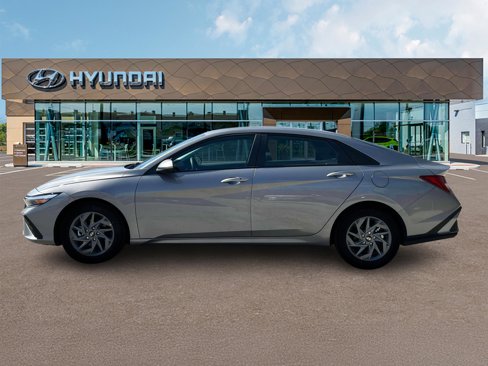 New 2025 Hyundai Elantra Blue image 3