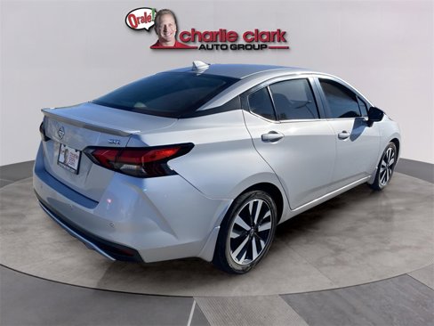 Used 2021 Nissan Versa SR image 6