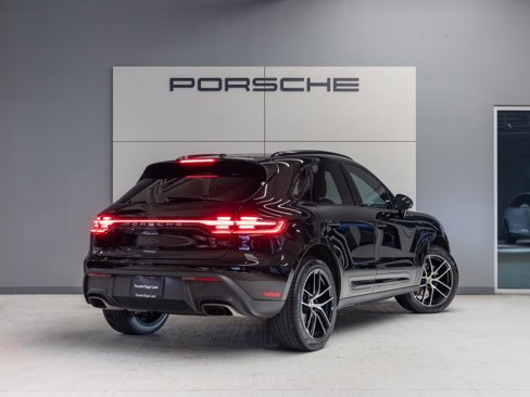 Used 2025 Porsche Macan image 7