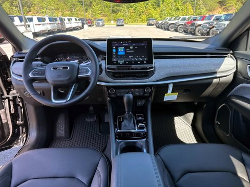 New 2024 Jeep Compass Latitude w/ Sun and Sound Group image 18