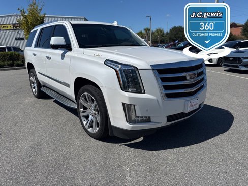 Used 2016 Cadillac Escalade Luxury image 1