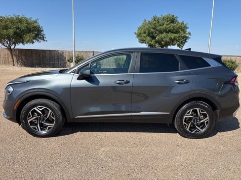 Used 2023 Kia Sportage LX image 3