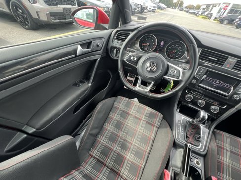 Used 2015 Volkswagen GTI SE image 4