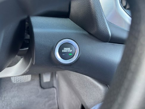 Used 2024 GMC Terrain SLE image 27