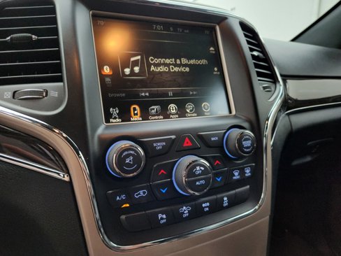 Used 2015 Jeep Grand Cherokee Overland w/ Advanced Technology Group image 13