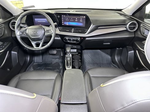 Used 2024 Chevrolet Trax ACTIV w/ Driver Confidence Package image 29