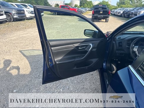 Used 2017 Nissan Altima 2.5 SR w/ LED Appearance Package image 10