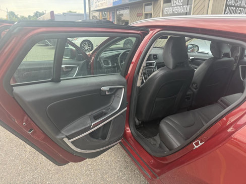 Used 2015 Volvo V60 T5 Premier image 14