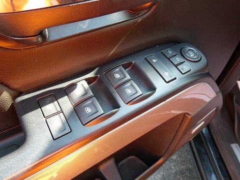 Used 2018 Chevrolet Silverado 1500 LTZ Z71 w/ Midnight Edition image 24