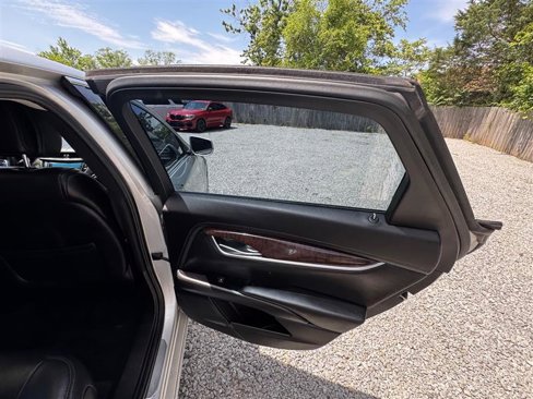 Used 2013 Cadillac XTS Luxury image 30