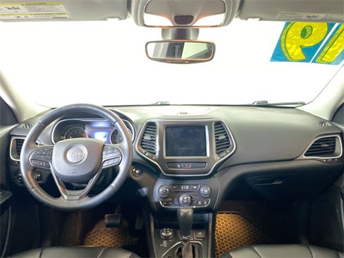 Used 2019 Jeep Cherokee Trailhawk w/ Cold Weather Group image 33