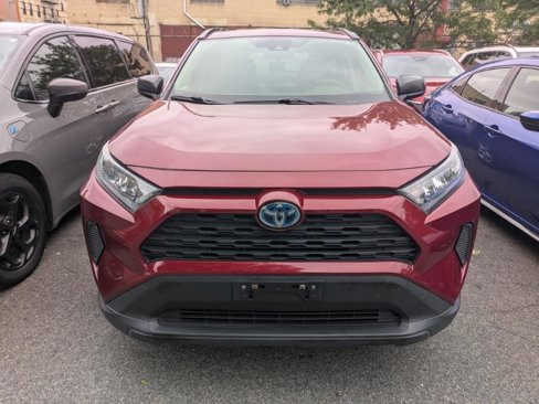 Used 2020 Toyota RAV4 LE image 2