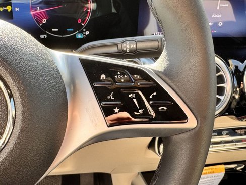 New 2025 Mercedes-Benz GLB 250 4MATIC image 15