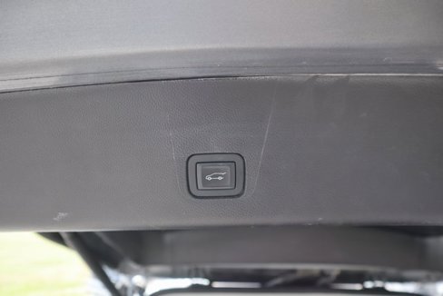 Used 2019 Chevrolet Traverse RS w/ LPO, 'HIT The Road' Package image 28