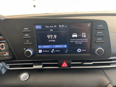 Used 2023 Hyundai Elantra SEL w/ Preferred Accessory Package image 18