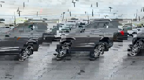 Used 2018 GMC Acadia Denali image 5