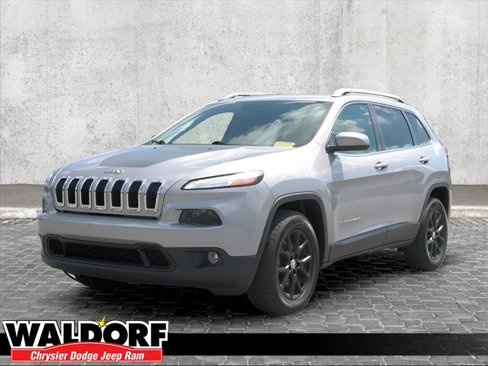 Used 2018 Jeep Cherokee Latitude Plus w/ Cold Weather Group image 4