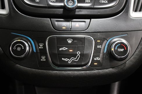 Used 2022 Chevrolet Malibu LS image 15