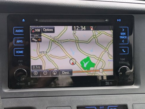 Used 2015 Toyota Sienna XLE Premium image 13