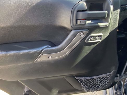 Used 2013 Jeep Wrangler Unlimited Sahara image 49